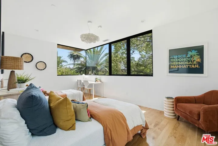 2106 Glyndon Avenue, Venice, California 90291