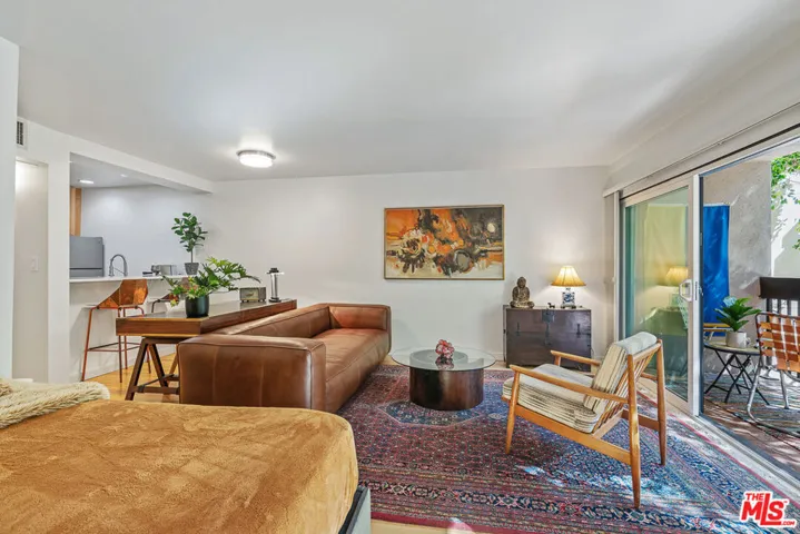 950 N Kings Road 106, West Hollywood, California 90069