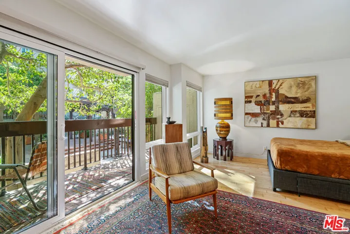 950 N Kings Road 106, West Hollywood, California 90069