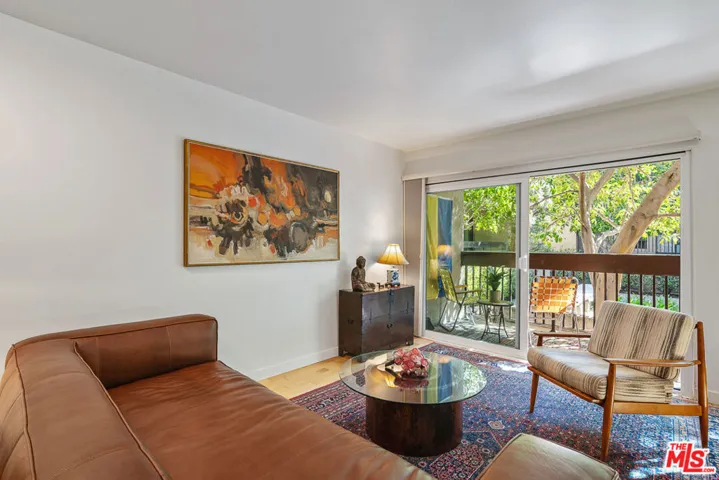950 N Kings Road 106, West Hollywood, California 90069