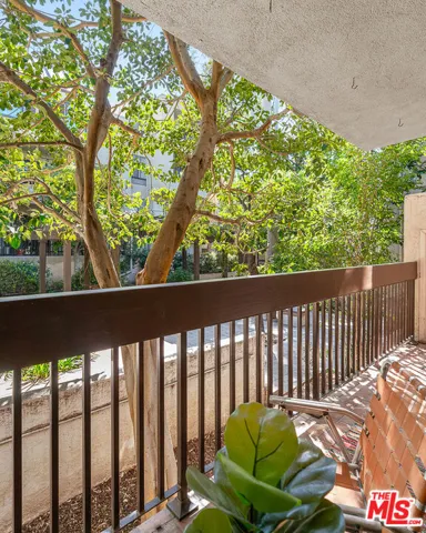 950 N Kings Road 106, West Hollywood, California 90069
