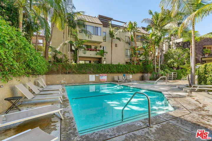 950 N Kings Road 106, West Hollywood, California 90069