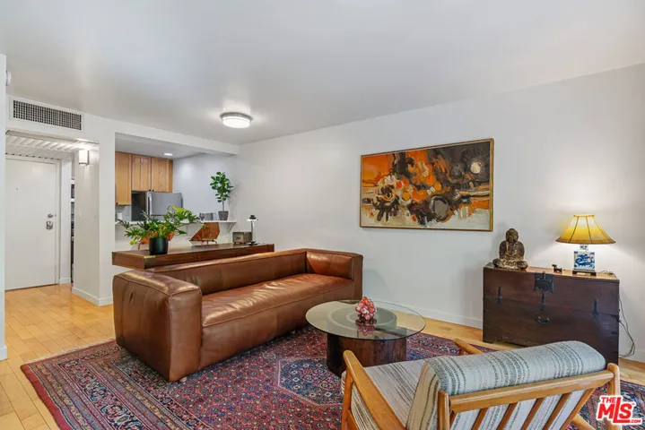 950 N Kings Road 106, West Hollywood, California 90069