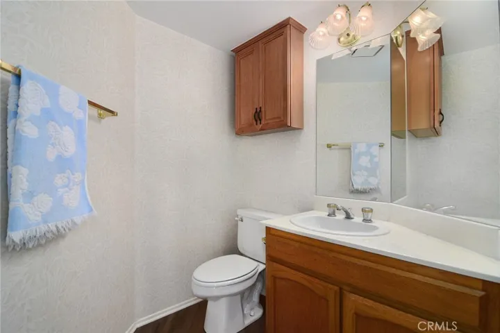 618 Warwick Avenue, Thousand Oaks, California 91360