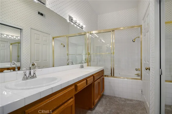 618 Warwick Avenue, Thousand Oaks, California 91360