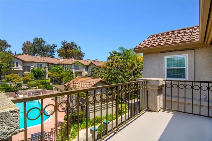 618 Warwick Avenue, Thousand Oaks, California 91360