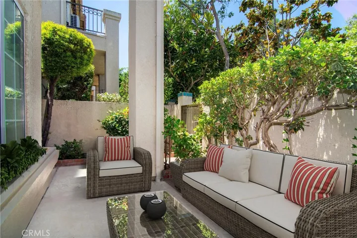 618 Warwick Avenue, Thousand Oaks, California 91360
