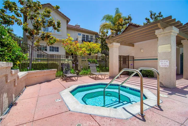 618 Warwick Avenue, Thousand Oaks, California 91360