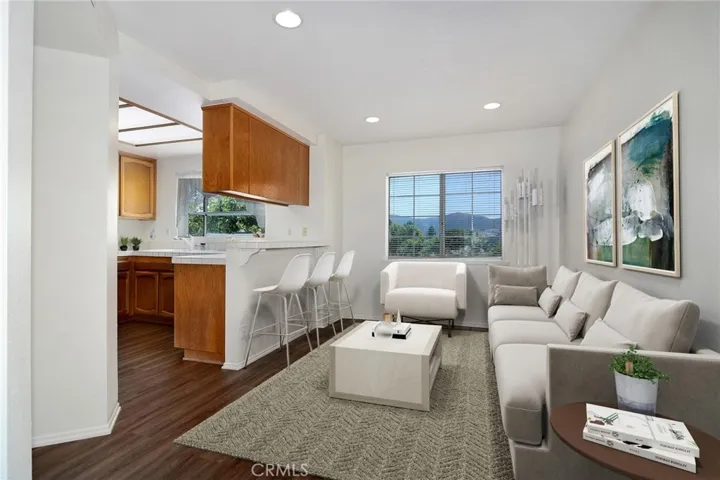 618 Warwick Avenue, Thousand Oaks, California 91360