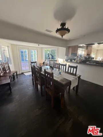 14151 Chandler Boulevard, Los Angeles, California 91401