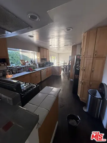 14151 Chandler Boulevard, Los Angeles, California 91401
