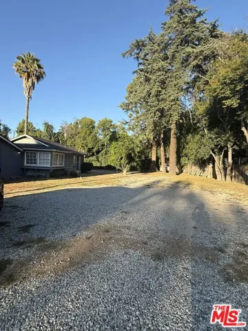 14151 Chandler Boulevard, Los Angeles, California 91401