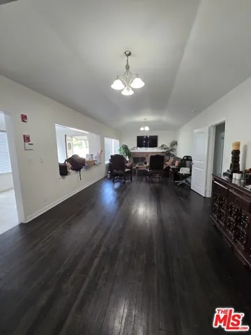14151 Chandler Boulevard, Los Angeles, California 91401