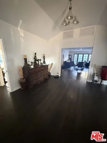 14151 Chandler Boulevard, Los Angeles, California 91401