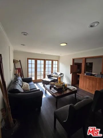 14151 Chandler Boulevard, Los Angeles, California 91401