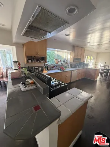 14151 Chandler Boulevard, Los Angeles, California 91401