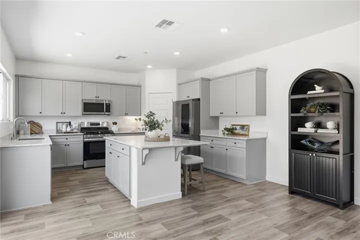 9634 Maple Terrace Lane, Shafter, California 93263