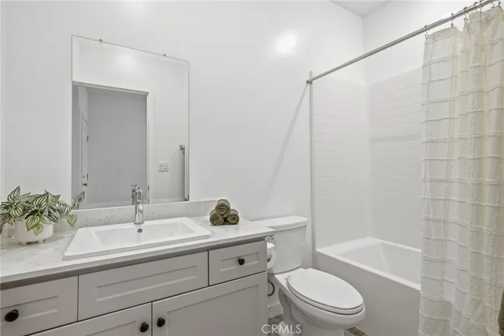 9634 Maple Terrace Lane, Shafter, California 93263