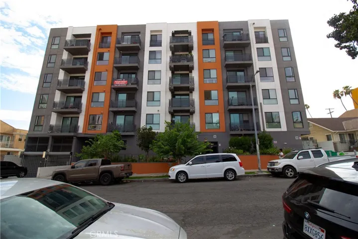 955 Fedora 408, Los Angeles, California 90006