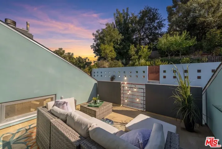 12236 Laurel Terrace Drive, Studio City, California 91604