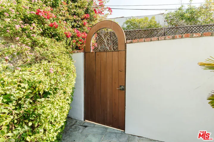 6636 Colgate Avenue, Los Angeles, California 90048