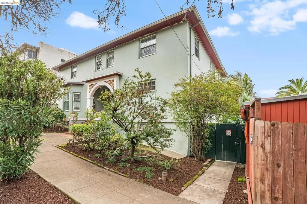 95 Moss Ave