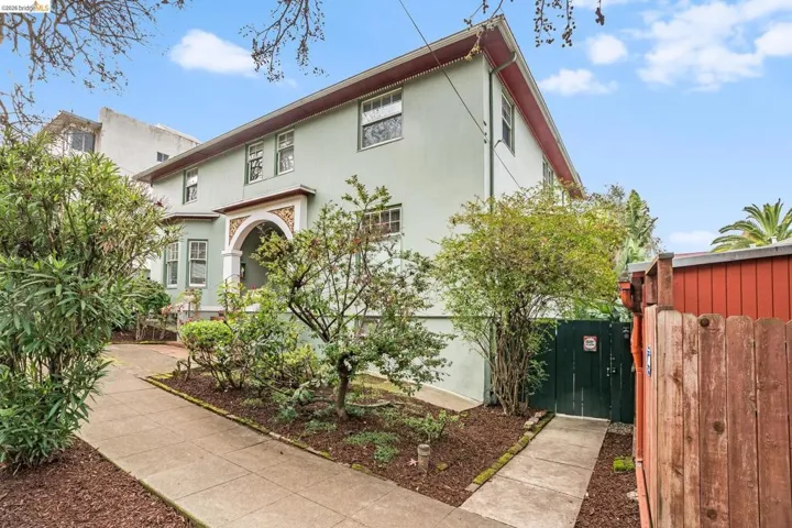 95 Moss Ave, Oakland, California 94610
