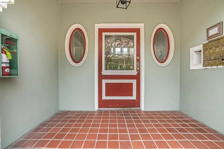 95 Moss Ave, Oakland, California 94610