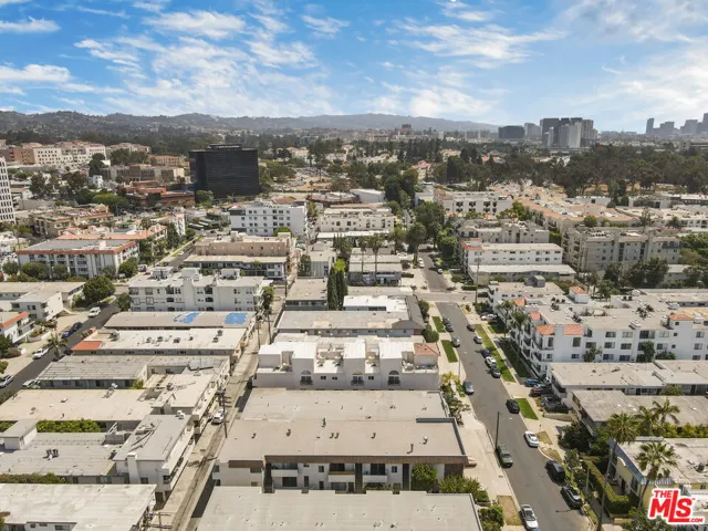 11733 Mayfield Avenue, Los Angeles, California 90049