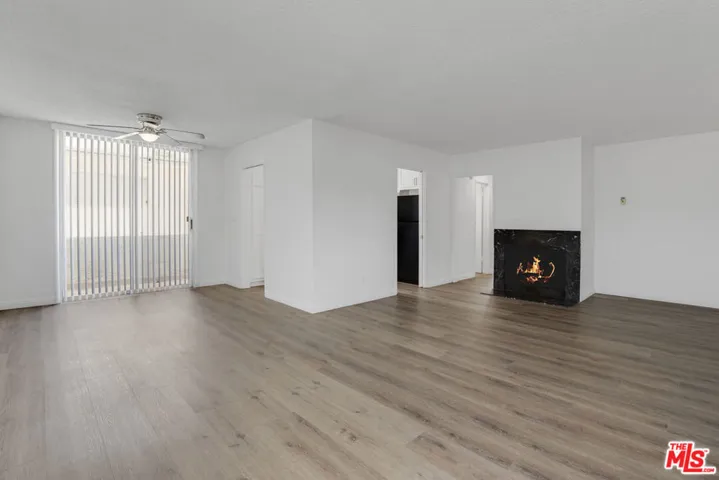 11733 Mayfield Avenue, Los Angeles, California 90049