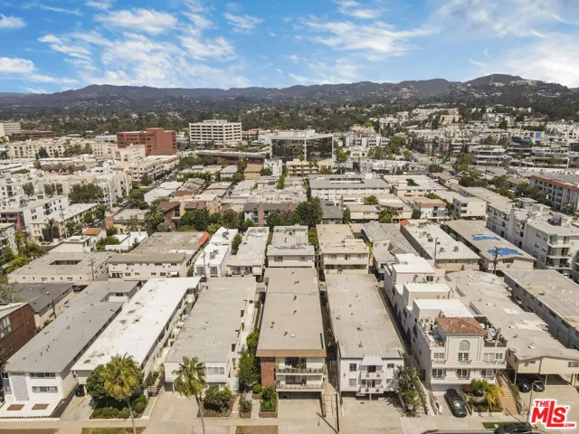 11733 Mayfield Avenue, Los Angeles, California 90049
