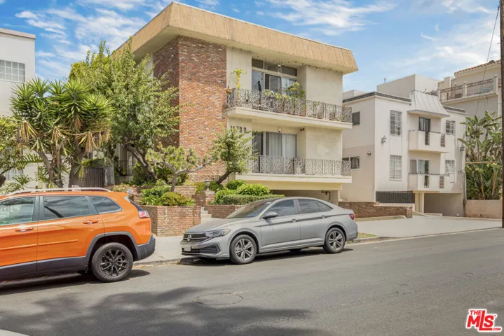 11733 Mayfield Avenue, Los Angeles, California 90049