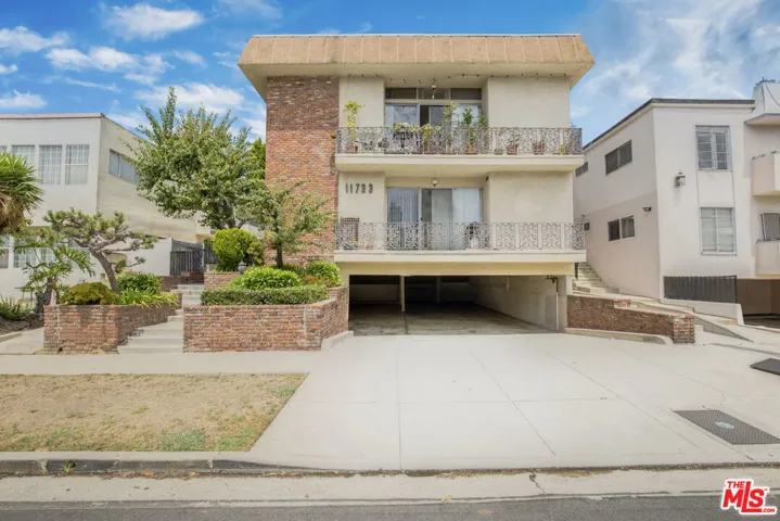 11733 Mayfield Avenue, Los Angeles, California 90049