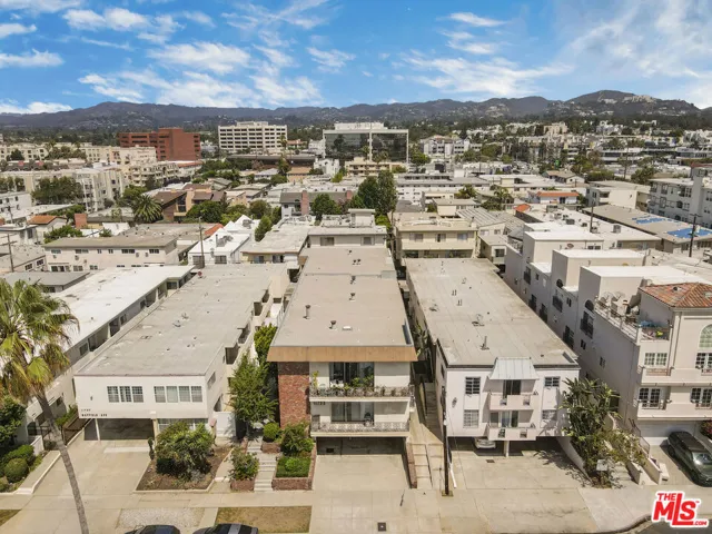 11733 Mayfield Avenue, Los Angeles, California 90049