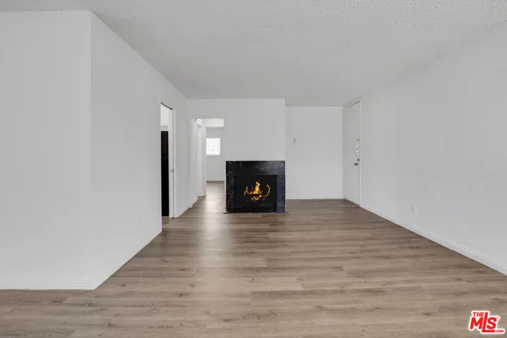 11733 Mayfield Avenue, Los Angeles, California 90049