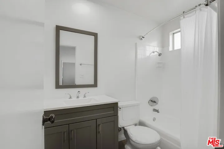 11733 Mayfield Avenue, Los Angeles, California 90049