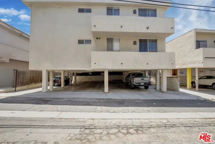 11733 Mayfield Avenue, Los Angeles, California 90049