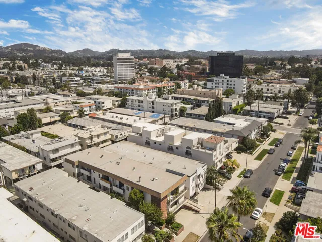 11733 Mayfield Avenue, Los Angeles, California 90049
