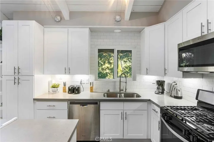 24649 Valle Drive, Crestline, California 92325