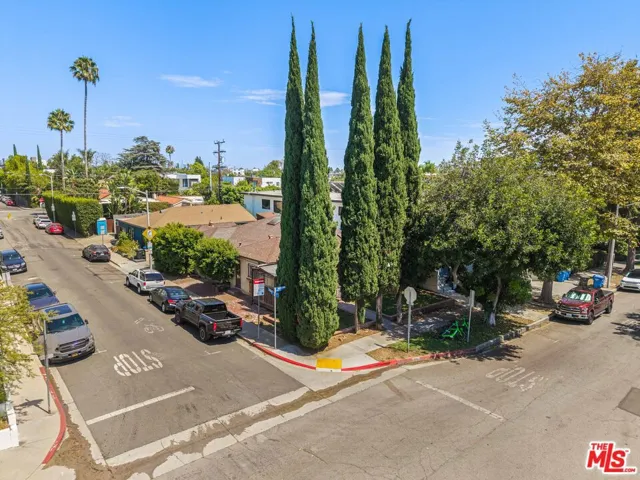 954 Havenhurst Drive, West Hollywood, California 90046
