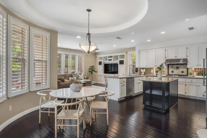 7922 Sitio Granado, Carlsbad, California 92009