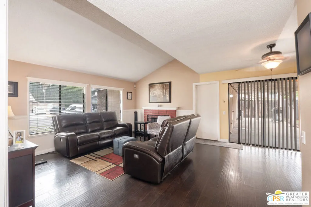 2466 N Orange Avenue, Rialto, California 92377 — photo 5