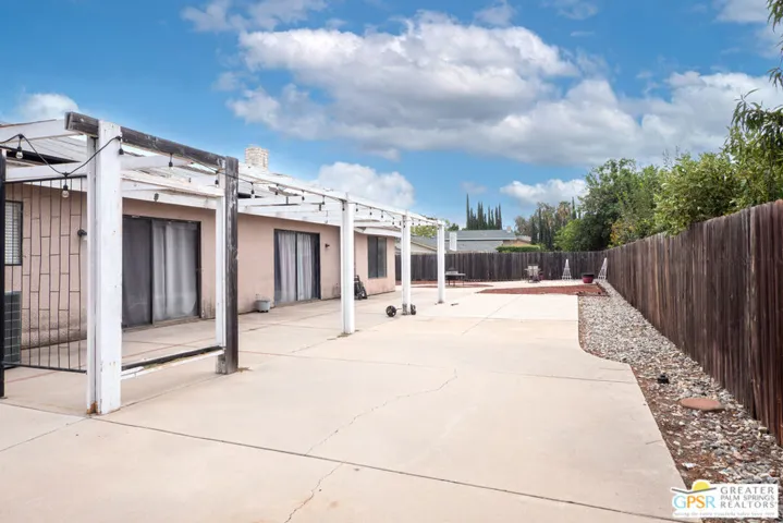 2466 N Orange Avenue, Rialto, California 92377