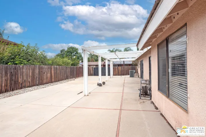 2466 N Orange Avenue, Rialto, California 92377