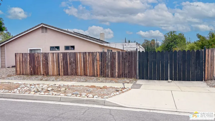 2466 N Orange Avenue, Rialto, California 92377