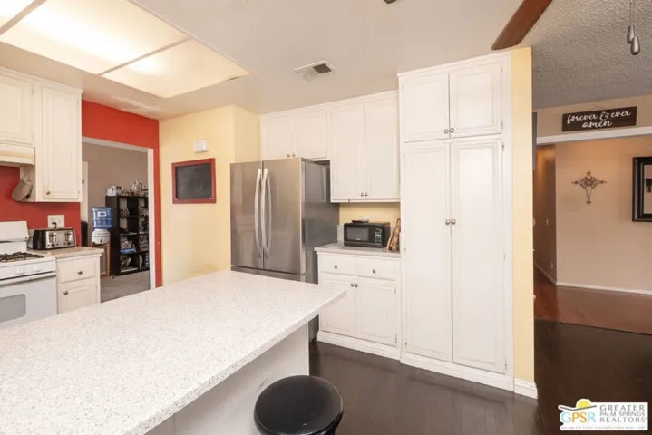 2466 N Orange Avenue, Rialto, California 92377