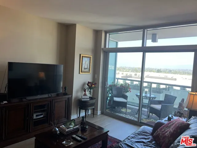 13700 Marina Pointe Drive 722, Marina Del Rey, California 90292