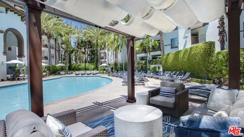 348 S Hauser Boulevard 1-225, Los Angeles, California 90036