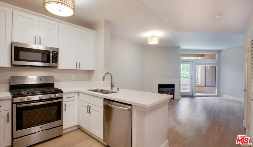 348 S Hauser Boulevard 1-225, Los Angeles, California 90036
