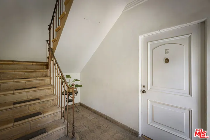 1143 S Westmoreland Avenue 5, Los Angeles, California 90006